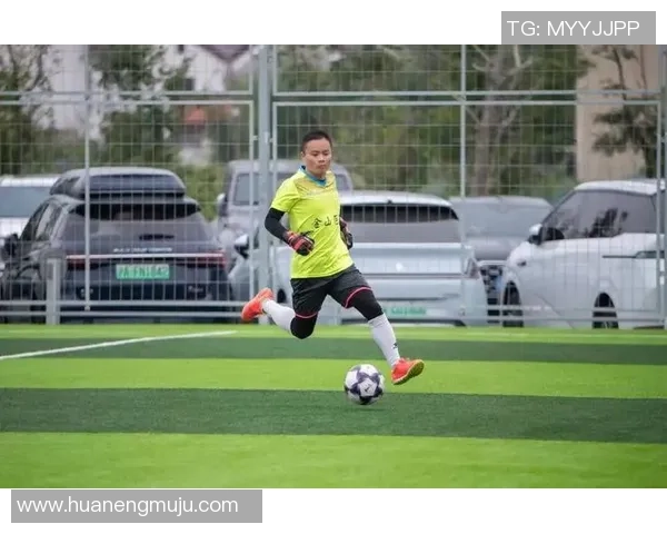 2023年香港足球明星闪耀赛场展现非凡才华与拼搏精神 2023年香港足球明星闪耀赛场展现非凡才华与拼搏精神