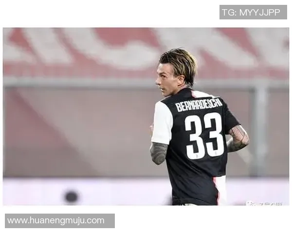 足球明星植发成功逆袭发际线重塑自信与风采的传奇之路 足球明星植发成功逆袭发际线重塑自信与风采的传奇之路